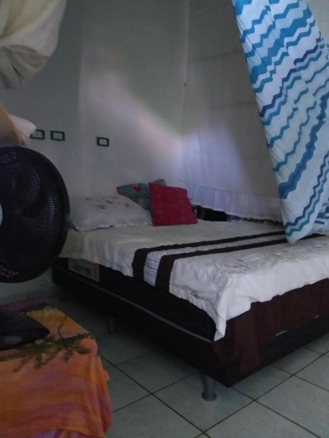 Hostel Atelie Uba Порту-де-Галиньяш Экстерьер фото